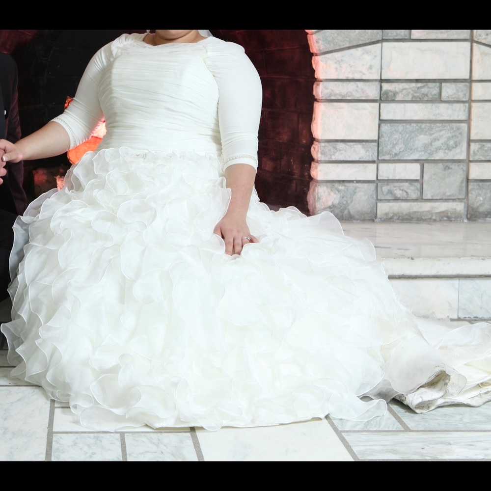 Wedding dress plus size